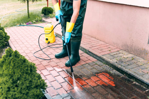 Best Pool Deck Cleaning  in Corona, CA